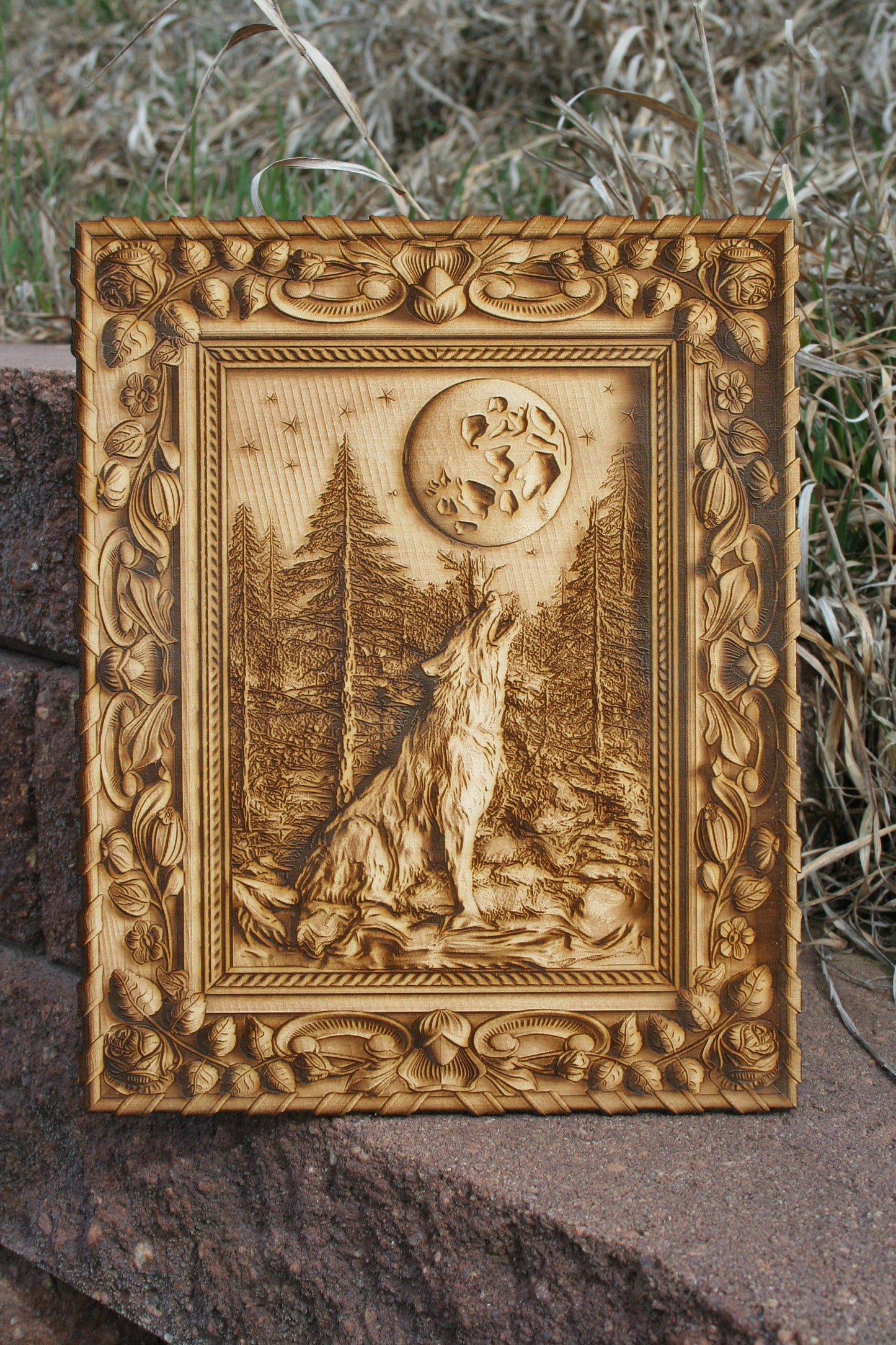 Wolf Howling at the Moon Laser Engraved Wall Art (Awesome Gift for Nature Lovers)